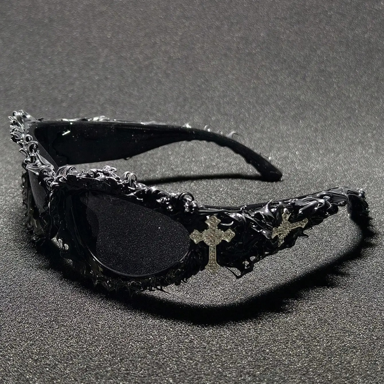 Street Fashion American - Diamond Heart Cross 1 Pair Future